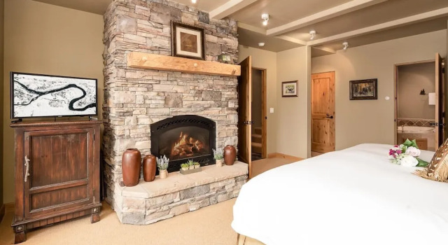 5 Hidden Trail 4 Bedroom Home by Moonlight Basin Lodging, Buchen Sie Ferienhaus Big Sky Montana