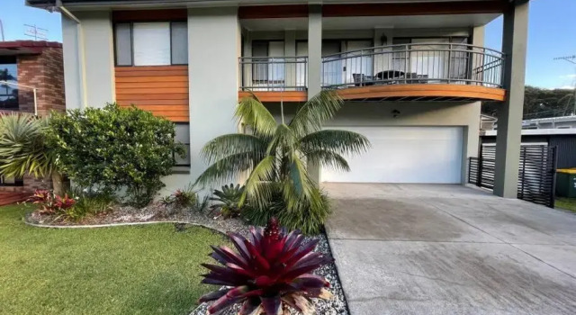 Коттедж Rainbow Beachhouse - deluxe, pristine location