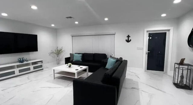 Entire House - 5 Minutes to the Beach and FLL Airport, Забронировать Отель Дания-Бич Broward County