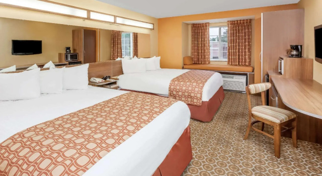 Четырёхместный номер Standard SureStay by Best Western South Bend