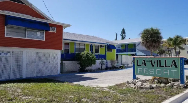 La Villa Resort, Забронировать Курортный отель Отели в центре Форт-Майерс-Бич, в центре