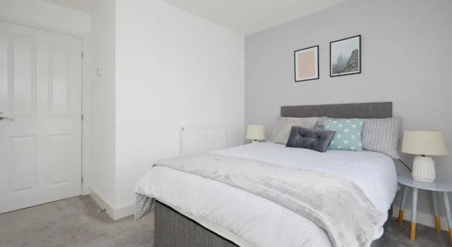Royal Derby Hospital 3 bed Town House, Забронировать Отель Дерби Дербишир, рядом с Kingsway Hospital