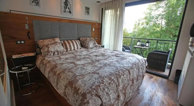 George Apartment in Neuilly