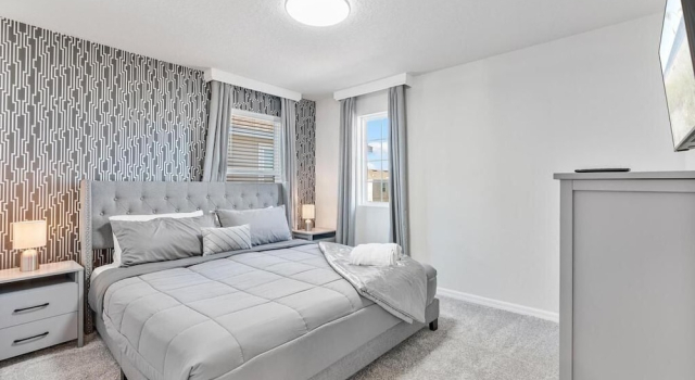 Luxury 5BR w/ Private Pool Windsor
