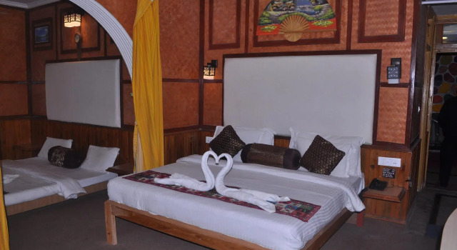 Hotel Robinsson Palace, Rezervovat Hotel Mukteswar Uttarakhand