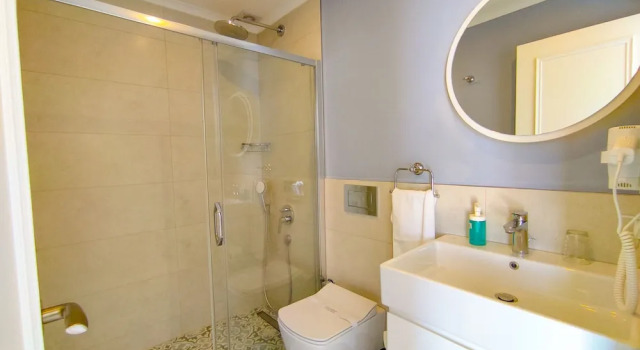 Полулюкс Mavi Kiyi Suites