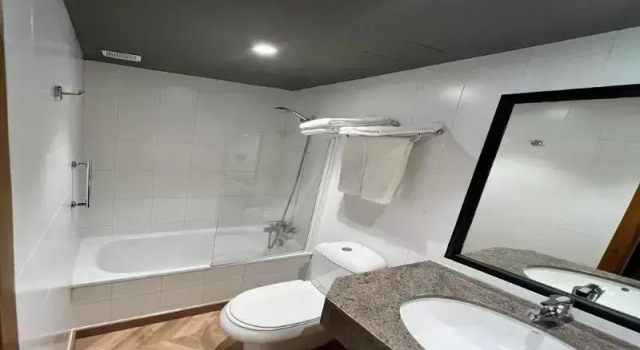 Трёхместный номер Standard с балконом Yomo Petit Paris