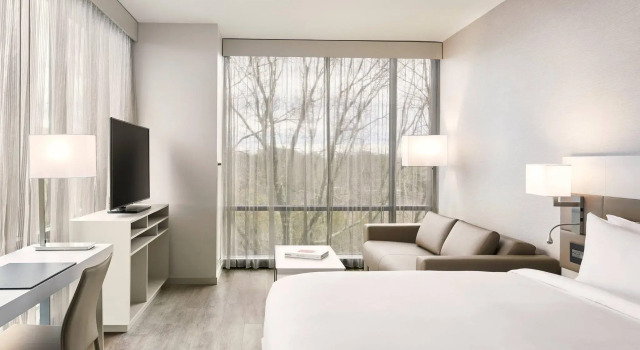 Двухместный номер Standard AC Hotel by Marriott Charlotte SouthPark