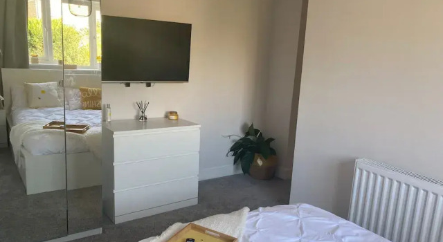 Beautiful 4-bed House, Varaa Lomakoti Mökit kohteessa Merseyside, Mökki
