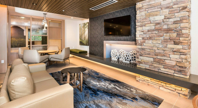 Fairfield Inn & Suites by Marriott Crestview, Забронировать Отель Отели Панхэндл Флориды с парковкой, Парковка