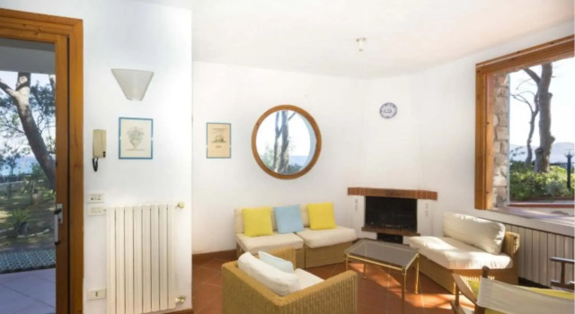 Villa for 7 on the white cliff of Portoferraio with breathtaking sea views-VILLA MERIDIANA, Rezervovat Vila Chaty v Elba, Chalupa