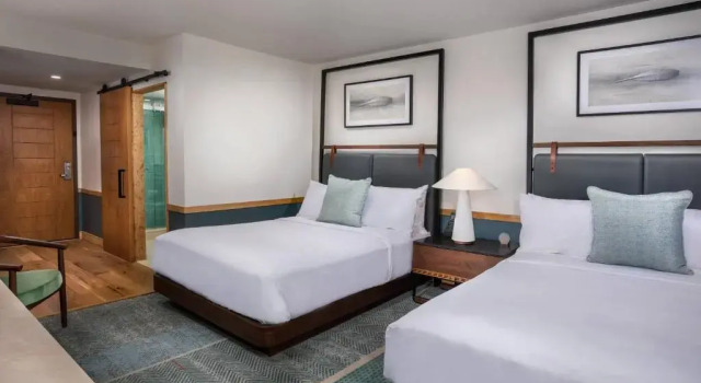 Четырёхместный номер Standard с видом на город Merriweather Lakehouse Hotel, Autograph Collection