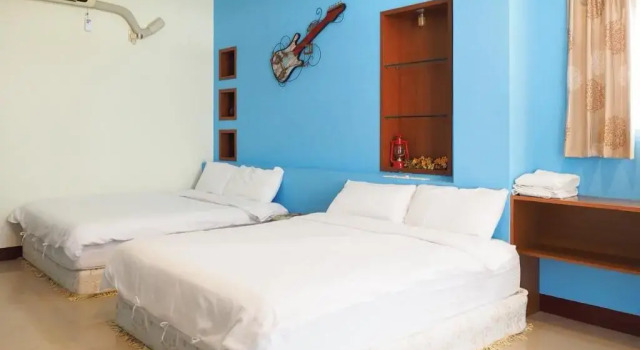 Четырёхместный номер Standard с балконом 17years old coffee hostel