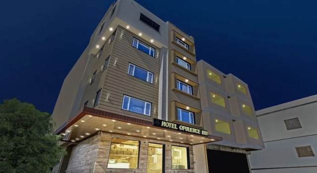 Opulence Inn - 500 Meters From Railway Station, Забронировать Отель Отели штата Раджастхана с парковкой, Парковка