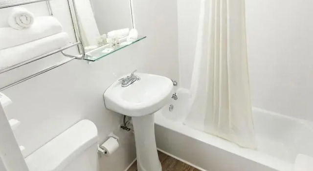 Четырёхместный номер Standard Lorraine Hotel