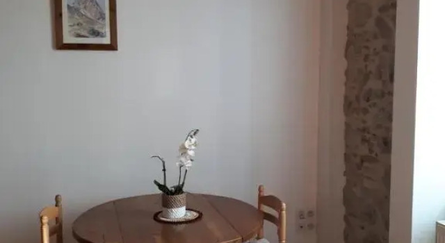 Bel appartement rénové dans maison bigourdane, Rezerwuj Apartament Pouzac Hautes-Pyrénées
