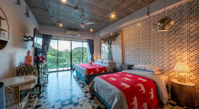 Трёхместный номер Deluxe с балконом River Art Hotel