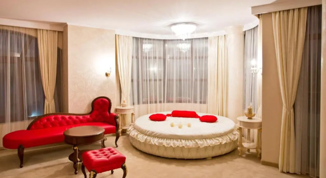 Полулюкс Deluxe Hotel Diamond