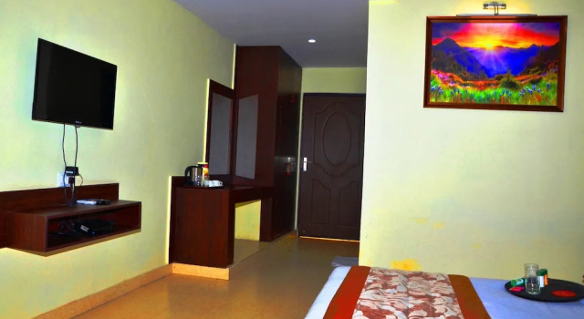 Номер Deluxe JPS Resort with Swimming Pool Near IMT Manesar