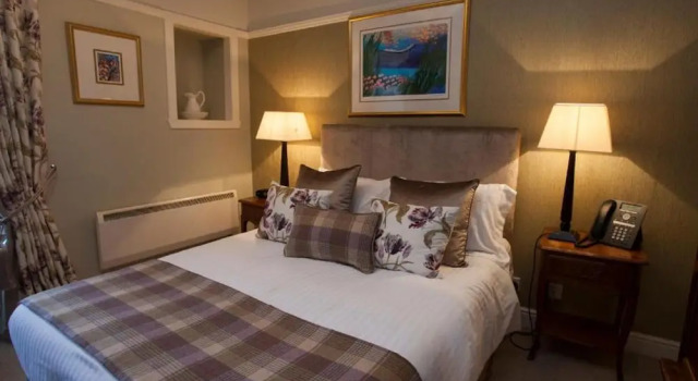 Номер Standard Port Charlotte Hotel