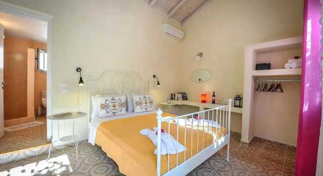 Eleni Cottage in Paxi