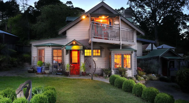 Коттедж Como Cottage Accommodation
