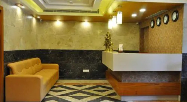 Thanmayi Inn, Rezerwuj Hotel Hotele w Andhra Pradesh z parkingiem, Parking