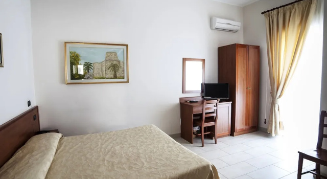 Habitación triple Estándar con balcón B&B Centrale Affittacamere