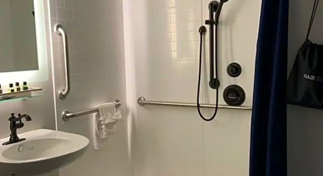 Standard Zimmer BLU-Tique, Akron, a Tribute Portfolio Hotel
