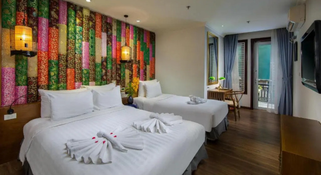 Семейный номер Standard с балконом Hanoi Media Hotel & Spa