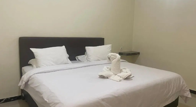 Cempaka Homestay, Забронировать Отель Отели Лембонган с парковкой, рядом с Пляж Нуса Лембонган, Парковка