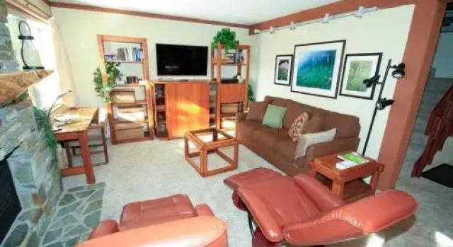 Mammoth Ski Racquet Club 120 - Pet Friendly, Забронировать Апартаменты/квартира Апартаменты Маммот-Лейкс, рядом с Chair 7, Апартаменты/квартира