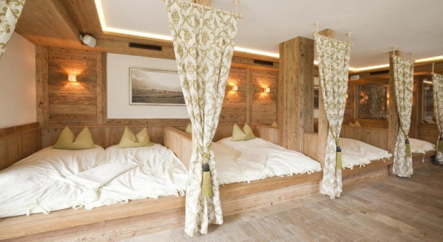 Seehotel Brunner, Book Hotel Hotels in Kaiserwinkl with a Pool, Swimming Pool