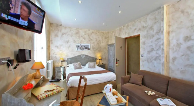 Номер Superior Logis Hôtel Restaurant Le Lascaux