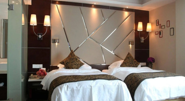 The Center Hotel Yantai, Забронировать Отель Жифу Яньтай