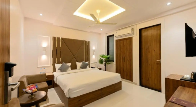 Трёхместный номер Executive Hotel Avalon Palms Agra