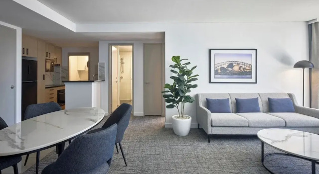 Люкс с 2 комнатами с балконом Meriton Suites Pitt Street, Sydney
