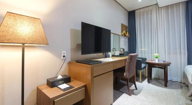 Трёхместный номер Standard с частичным видом на море Benikea Hotel Jeju