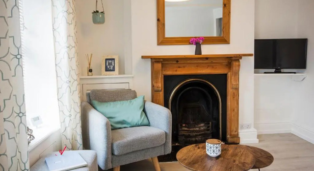 Cornish Cottage - Truro City Centre, Забронировать Дом для отпуска Отели Труро с парковкой, рядом с Театр Hall for Cornwall, Парковка