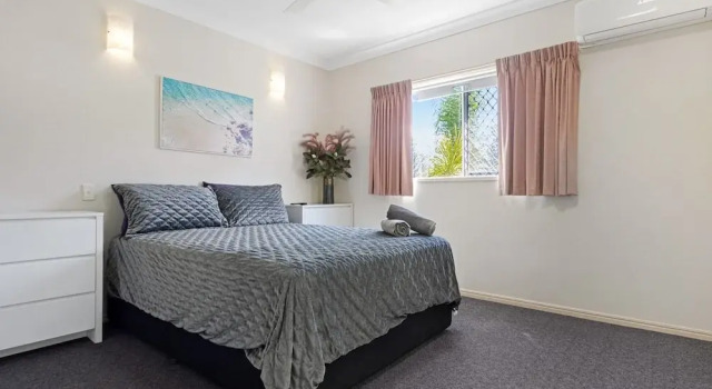 Beachside 2-bed Apartment With Secure Parking, Book Apartment Hotels in Torquay with a Pool, Swimming Pool