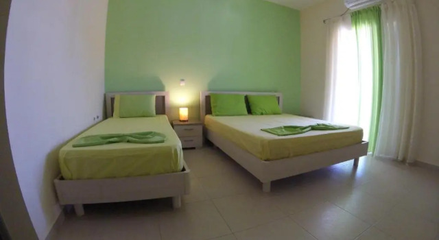 Трёхместный номер Standard с балконом и с видом на море Riviera Rooms