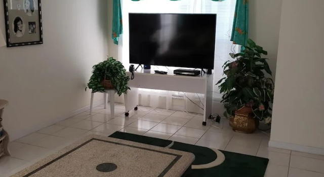 Beautiful 3 Bedroom 4 Bathroom Villa, Varaa Villa Orlando Kissimmee