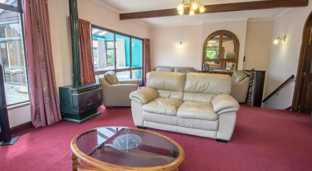 Redcliff House - Te Anau Holiday Home