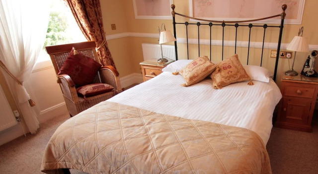 Butlers, Забронировать Отель Челтнем Котсуолд, рядом с Petersfield Park