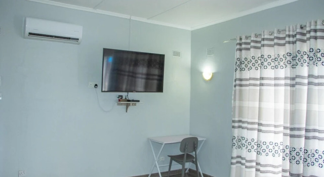 Neat one Bedroom in Morningside Guesthouse - 2089, Забронировать Отель Булавайо Зимбабве
