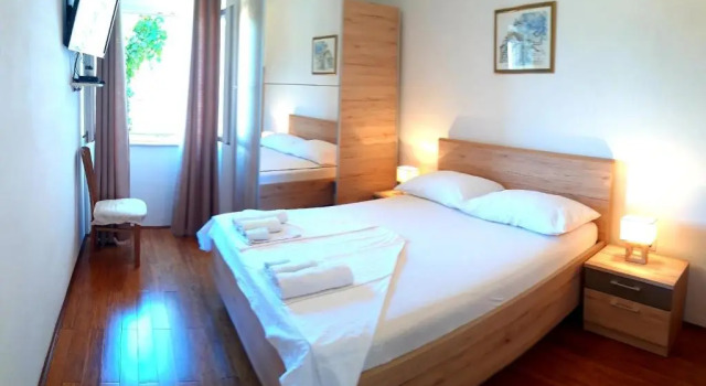 Апартаменты с балконом и с видом на море VILLA Apartments Mate Cebalo