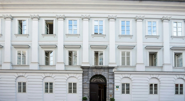 Antiq Palace - Historic Hotels of Europe, Забронировать Курортный отель Курортные отели Любляна, рядом с Культурный центр «Цанкарьев дом», Курортный отель