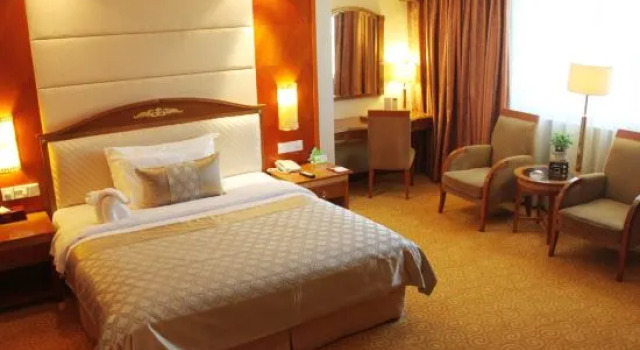Люкс Chuxiong WeishengXiongbao Hotel