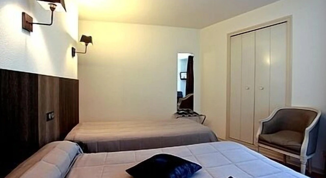 Четырёхместный номер Comfort Hotel Victor Hugo