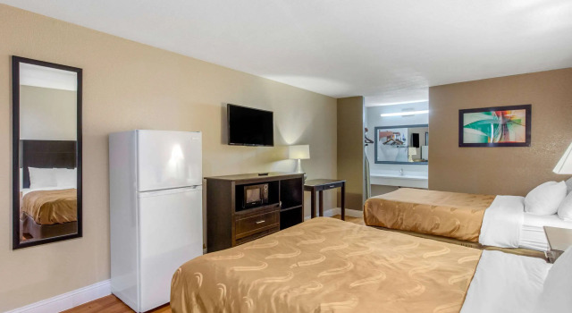 Четырёхместный номер Standard Quality Inn & Suites Port Arthur - Nederland